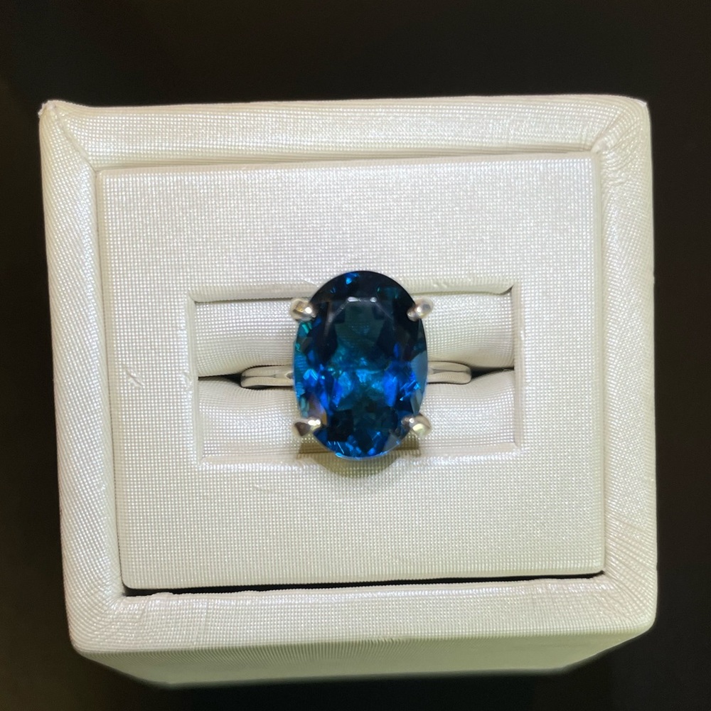 Sterling silver 14x10 London blue topaz ring.